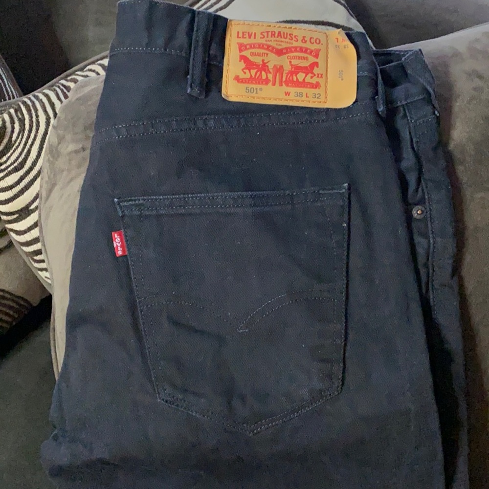 Black Levi's 38 waist 32 length. Worn once